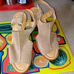 Almost new beige Peep toe Handmade Italian wedge heels size 9
